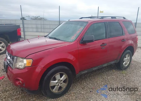 2010 Ford Escape Xlt from USA, damaged, VIN 1FMCU0D75AKB09855